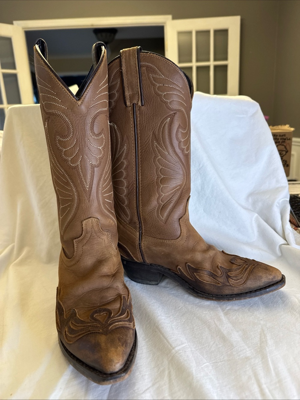 Laredo Hearts & Wings Tan Light Brown Leather Western Womens Boots  7M Cowgirl